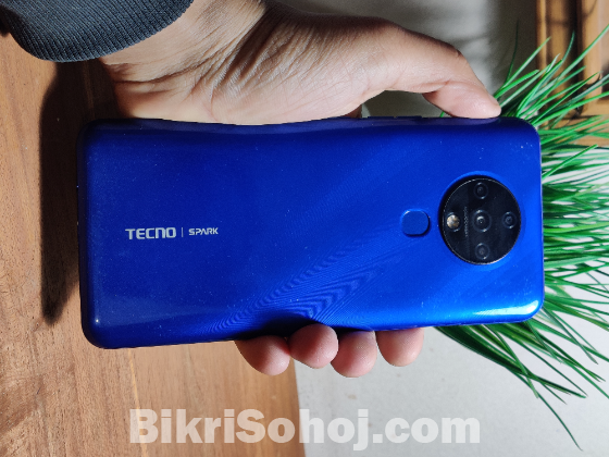 Tecno Spark 6 argent